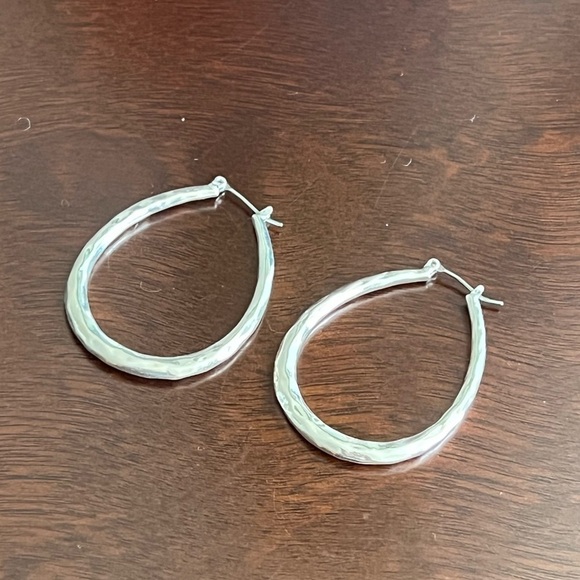 Textured Tear Drop Hoop Earrings Silver Plated New - Picture 1 of 5